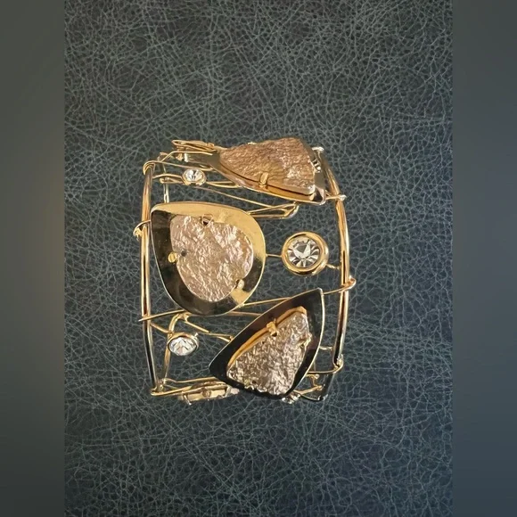 Bracelet Cuff Golden with Rhinestones One Size - Picture 3 of 12